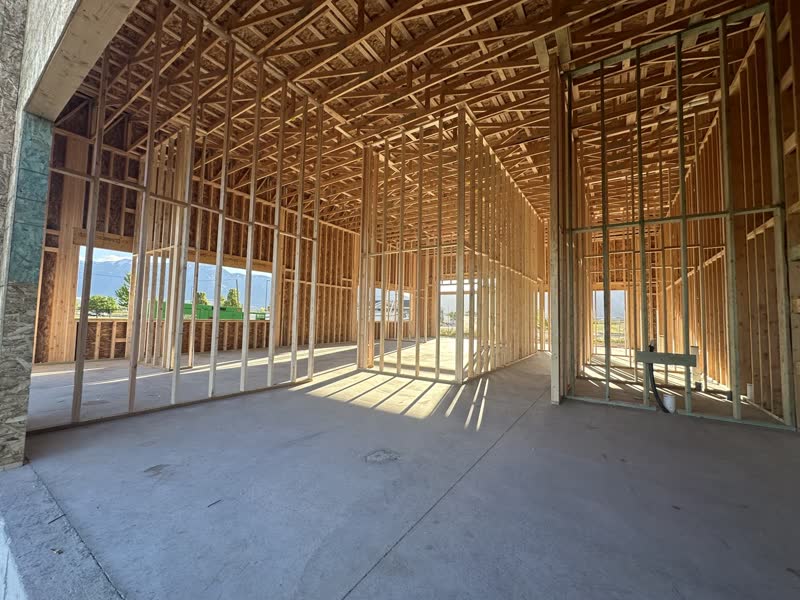Retail Center — Interior framing