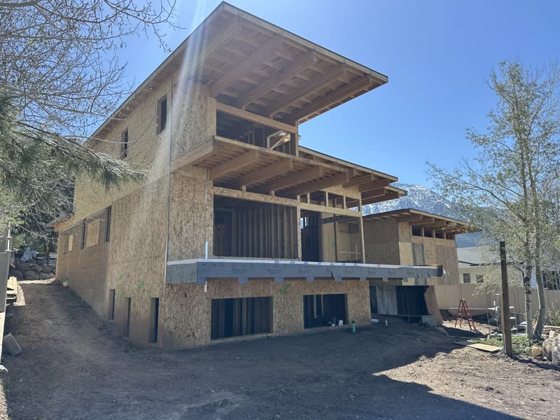 Mountain Modern — Flat-roof framing